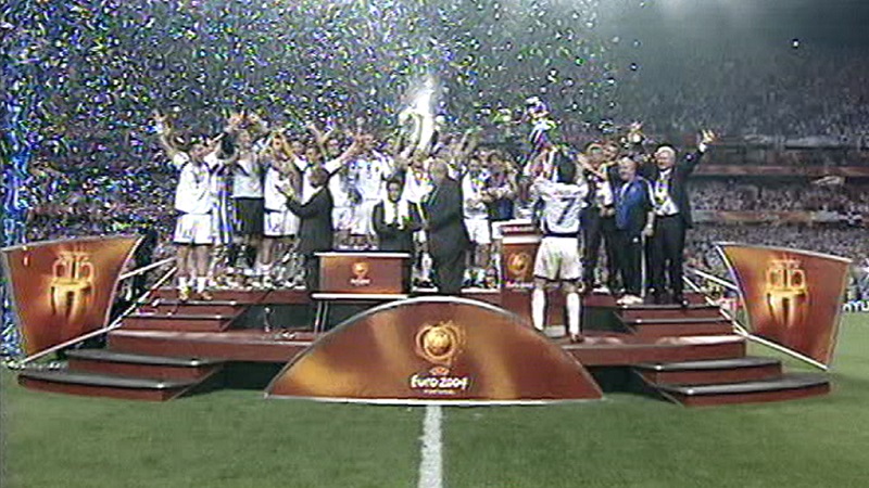 Τα highlights της κατάκτησης του Euro 2004 από την Εθνική, στο Αρχείο της ΕΡΤ