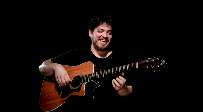 «Να δω τι υπάρχει πέρα από εκεί που βλέπω, πέρα από τη σκιά που είχα ριζώσει, πέρα από εμένα»