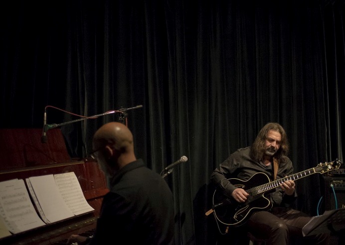 Δύο βιρτουόζοι μουσικοί στο JazzétCafé