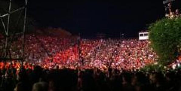 Ο ΣΩΚΡΑΤΗΣ ΜΑΛΑΜΑΣ (ΓΙΑ ΠΡΩΤΗ ΦΟΡΑ) ΣΤΟ ΘΕΑΤΡΟ ΤΟΥ ΛΥΚΑΒΗΤΤΟΥ