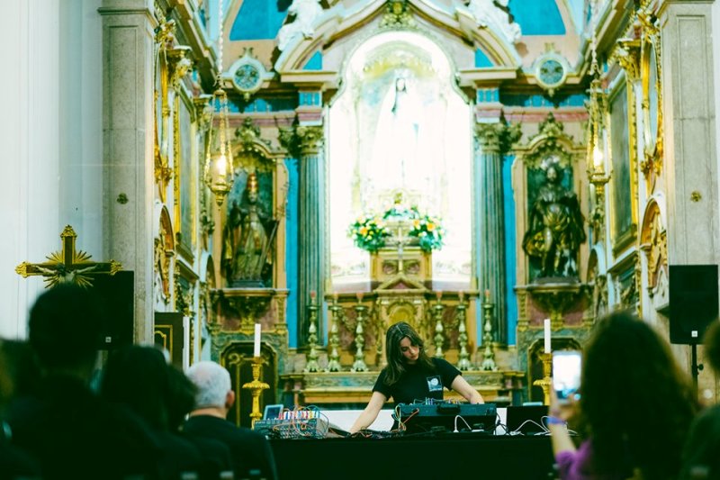 Aρμονικές υφές και συγκεντρωτικές μελωδίες