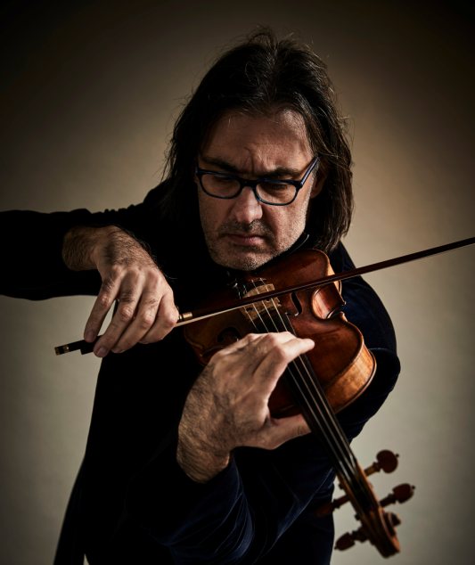 Συναυλία του Λεωνίδα Καβάκου στο Μέγαρο για την Ουκρανία