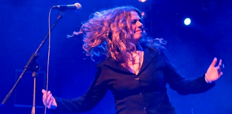Παράταση για την Ελένη Τσαλιγοπούλου στο Πειραιώς 131
