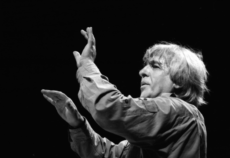 Ο Χρήστος Λεοντής παρουσιάζει την «Καντάτα Ελευθερίας»