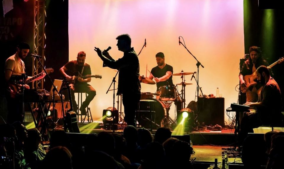 Παράταση παραστάσεων για τον Φοίβο Δεληβοριά στο Κύτταρο