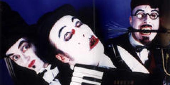ΜΙΑ ΒΡΑΔΙΑ ΣΤΟΥΣ TIGER LILLIES
