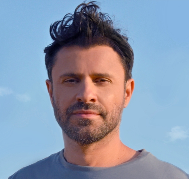 «Αισιοδοξούμε με τη σκέψη πως υπάρχουν ακόμα παράξενα και υπέροχα κοχύλια. Κι ας έχουν λαβυρίνθους»