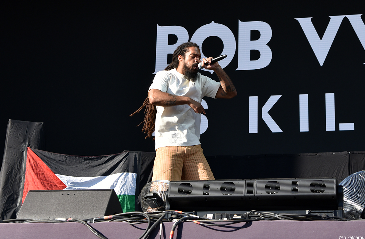 Παραιτήσεις στο BBC λόγω της μετάδοσης του live του Bob Vylan από το Glastobury