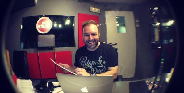 Εκτός Sfera 102.2 o Μάκης Πουνέντης