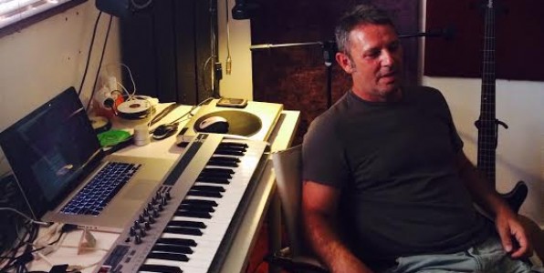 Αποκλειστικό: Ακούστε ένα ολοκαίνουργιο τραγούδι του Παύλου Παυλίδη!