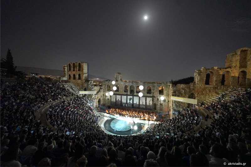 Η Μπαττερφλάι άνοιξε τα φτερά της στο κατάμεστο Ηρώδειο