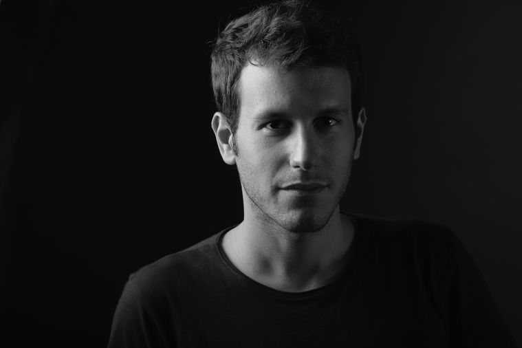 «Η λύπη είναι» Μελοποιημένο ποίημα από τον Μιχάλη Καλογεράκη