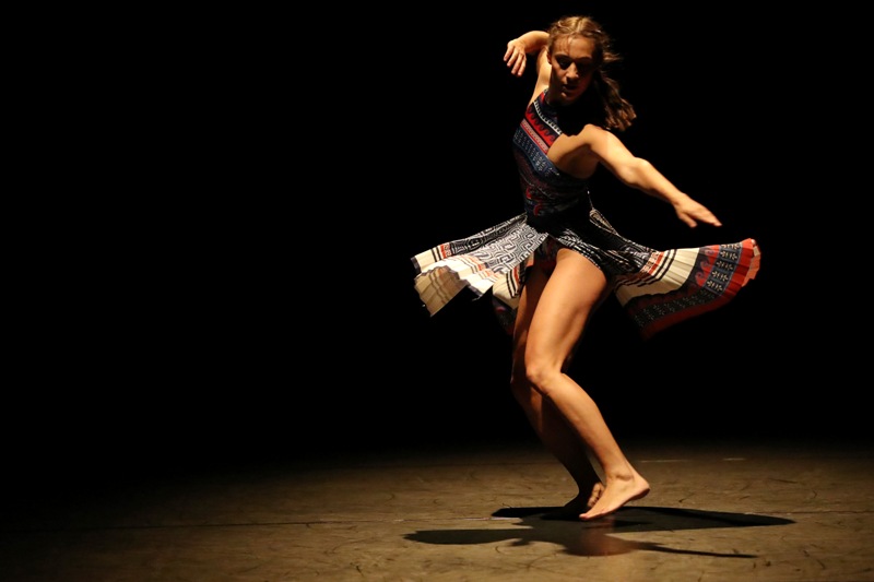 «The Thread»:  Μια παράσταση αφιερωμένη  στη μνήμη του Βαγγέλη Παπαθανασίου