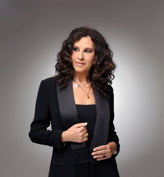 Η Ελευθερία Αρβανιτάκη στο Δημοτικό Θέατρο Πειραιά 