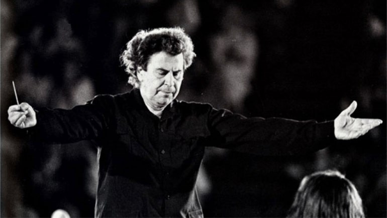 Οι καλλιτέχνες αποχαιρετούν τον Μίκη Θεοδωράκη - UPDATES