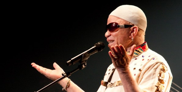 Ποιος Φοίβος Δεληβοριάς; ο Salif Keita...