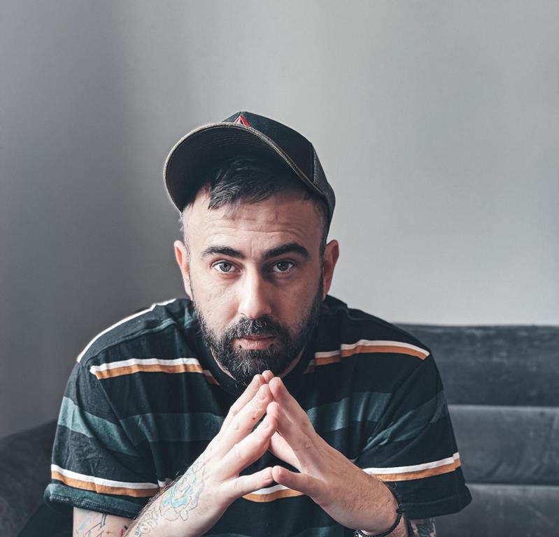 Flow Profile: «Πίσω από τη μουσική μου κρύβονται τα πιστεύω μου»