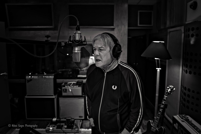 «Μου λείπεις τόσο»: Τι οδήγησε τον Γιώργο Δημητριάδη να γράψει αυτό το τραγούδι;