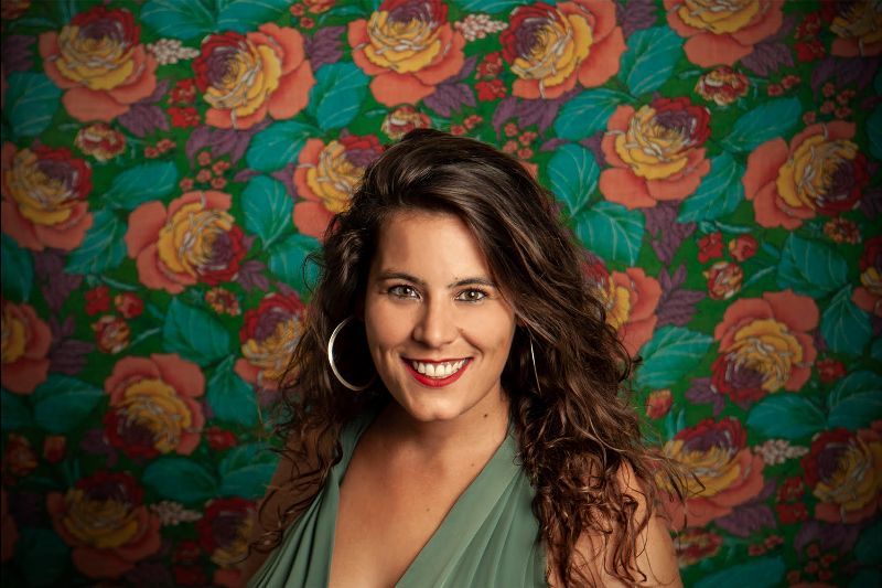 «Να ενωθούμε για λίγες ώρες κάτω από τα ντροπαλά αχνά αστεράκια της Αθήνας»