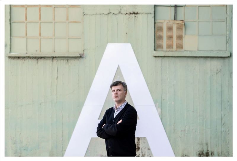 Ο Φοίβος Δεληβοριάς ξανά στο Κύτταρο