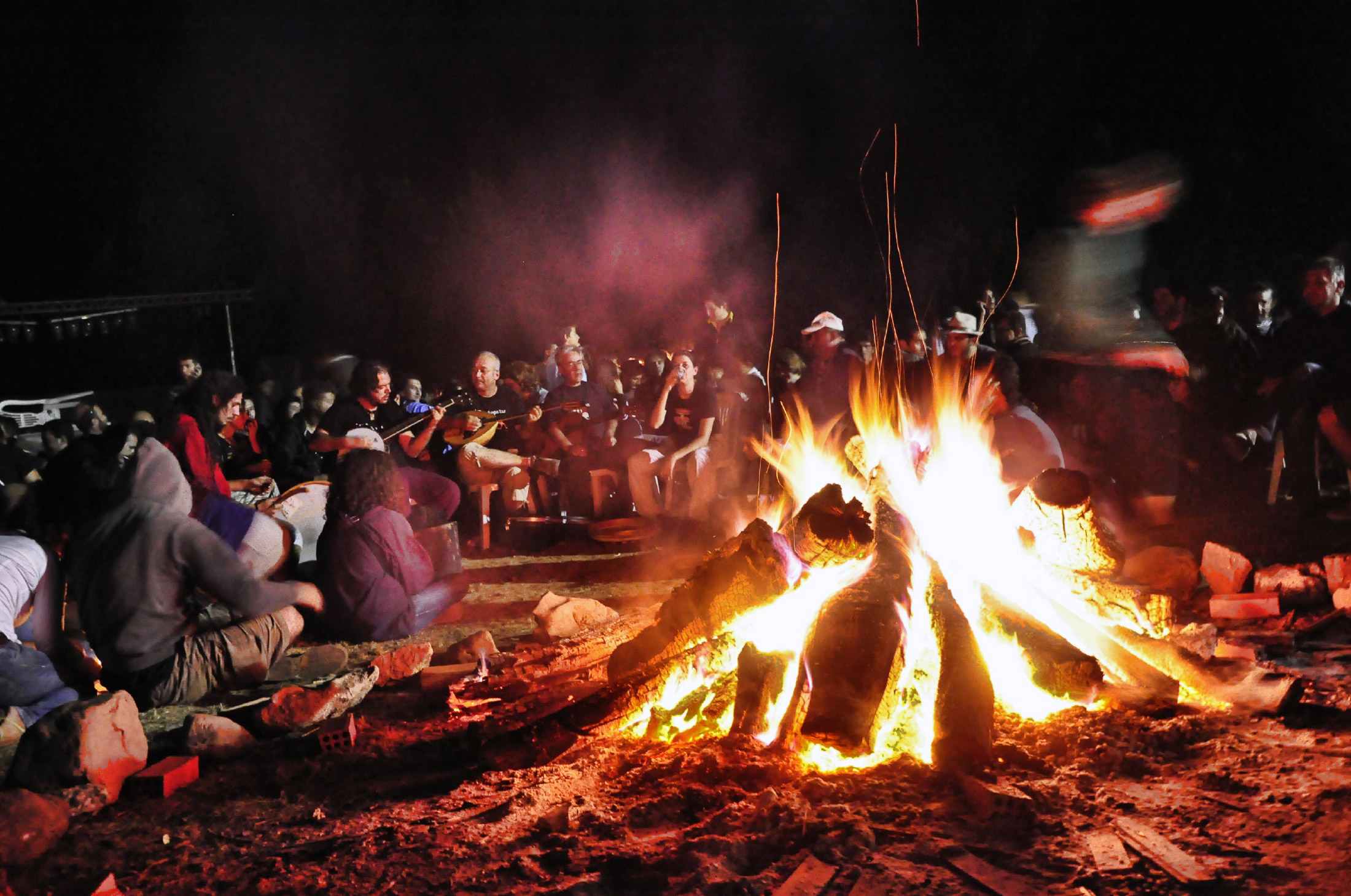 Manitarock στο Loaded, «ο ήχος που ροκάρει με την παράδοση»