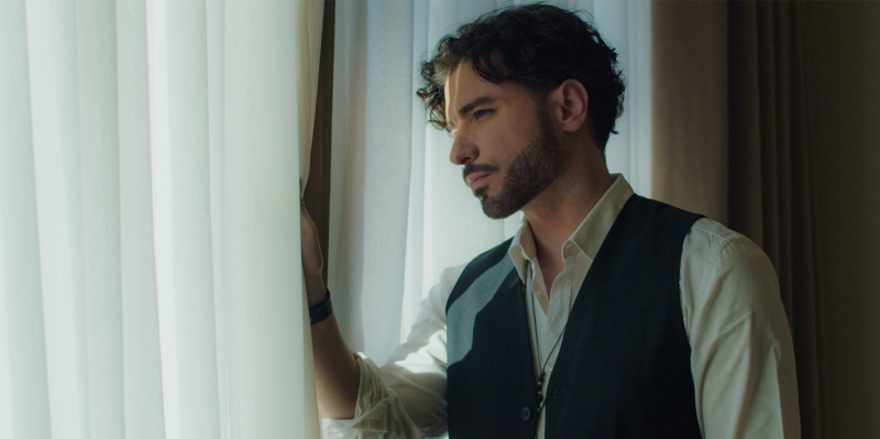 «Είναι κάτι βραδιές» από τον Άγγελο Ανδριανό