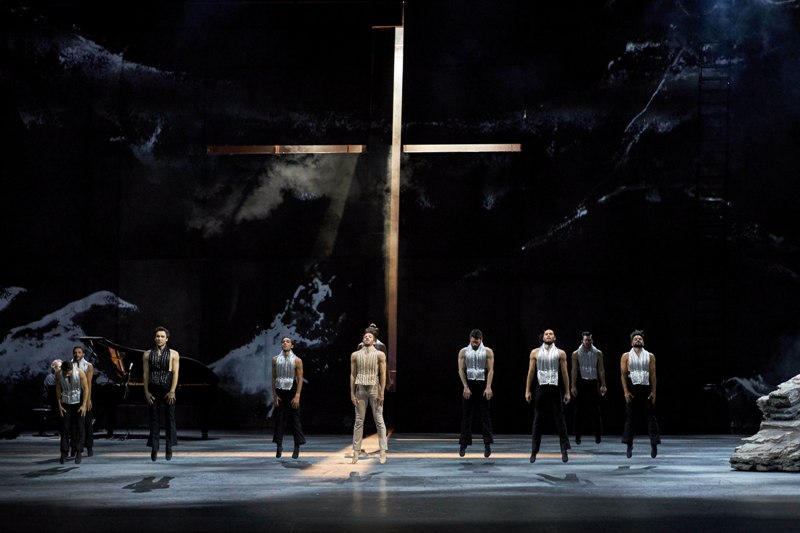 «Χορός με τη σκιά μου» στο Ηρώδειο