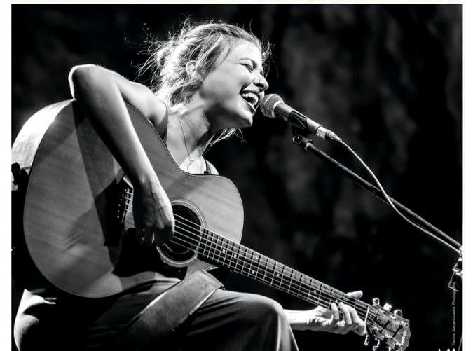 Η Ιουλία Καραπατάκη στο Σταυρό του Νότου