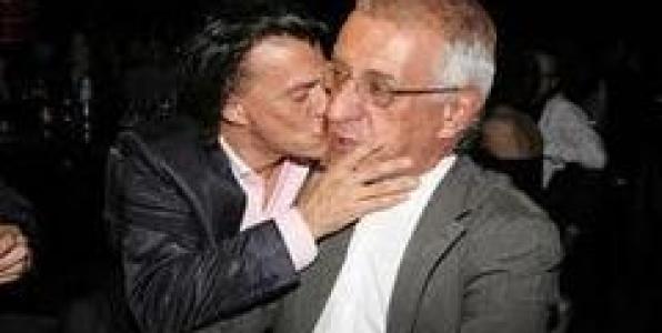 ΚΑΙ Ο ΗΛΙΑΣ ΨΙΝΑΚΗΣ ΣΤΟ ΠΡΟΓΡΑΜΜΑ ΤΟΥ ΑΝΤ1 97,2