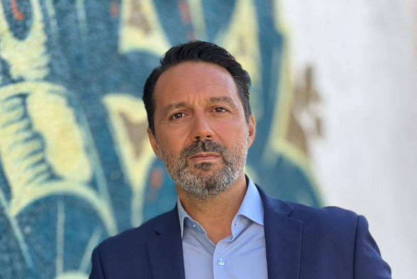 Στα δικαστήρια πηγαίνει την ΕΡΤ ο Γιώργος Κακούσης