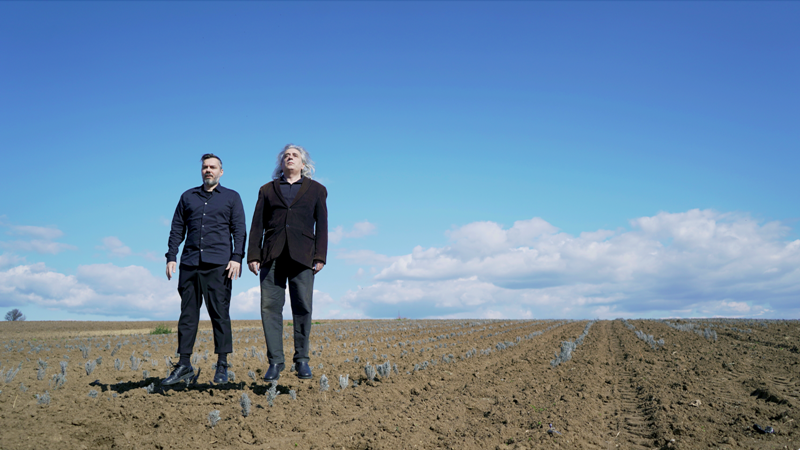 Γιάννης Αγγελάκας και Νίκος Βελιώτης στο Βεάκειο