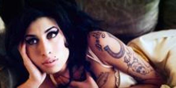 ΤΟ ΜΥΑΛΟ ΜΑΣ ΣΤΗΝ AMY WINEHOUSE