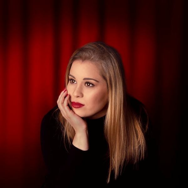 «Δεν είναι τυχαίο που λένε, όταν κάτι δεν μπορείς να το πεις με λόγια…πες το με ένα τραγούδι»