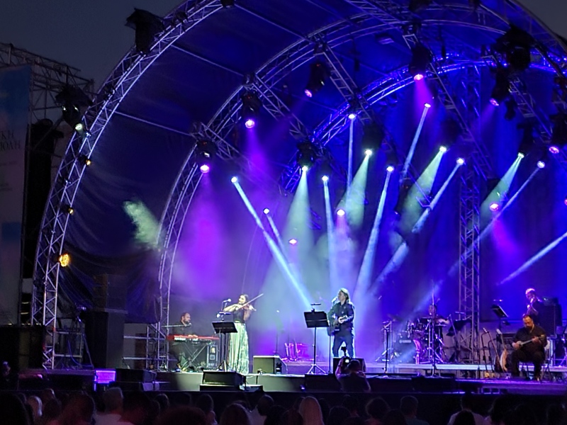 Πήγαμε, είδαμε: Μια καλοκαιρινή βραδιά με τον Γιάννη Κότσιρα στην Τεχνόπολη