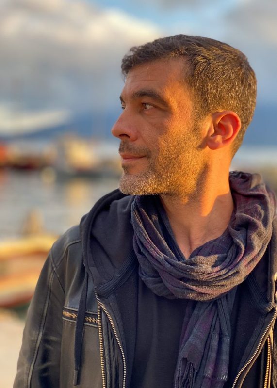 Ο Απόστολος Ρίζος στο Caja de musica 