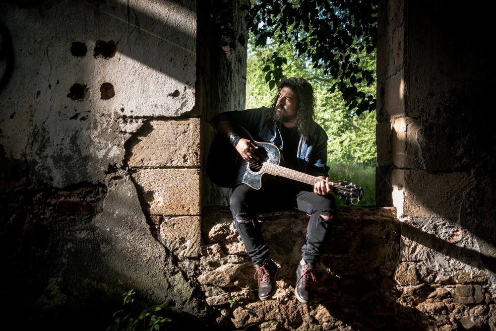 Ο Μάνος Τρυπιάς στο Caja de Musica 