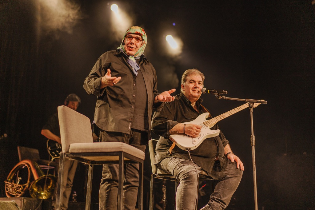 Οι Άγαμοι Θύται στο VOX