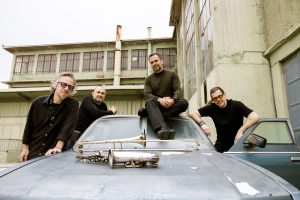 CRAZY People Music REUNION στην Πειραιώς 260