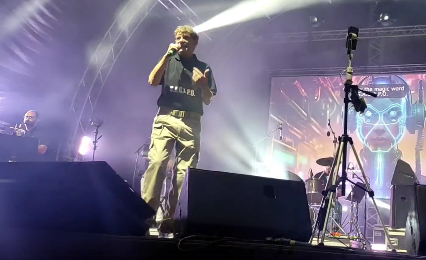 Πήγαμε-είδαμε τον Μιχάλη Ρακιντζή στην Τεχνόπολη, οι boomers ξέρουν το password