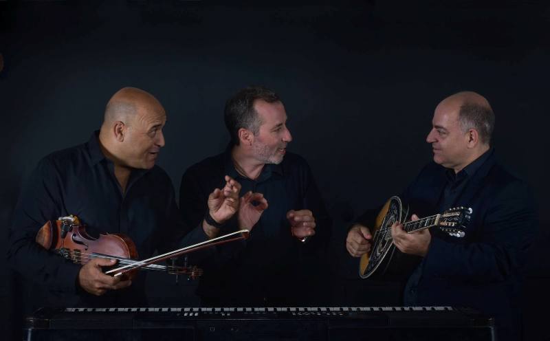 Πάρτι με το Trio Mousikanti