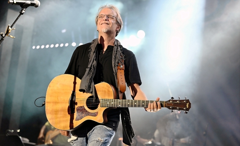 Ο Μίλτος Πασχαλίδης στο Σταυρό του Νότου