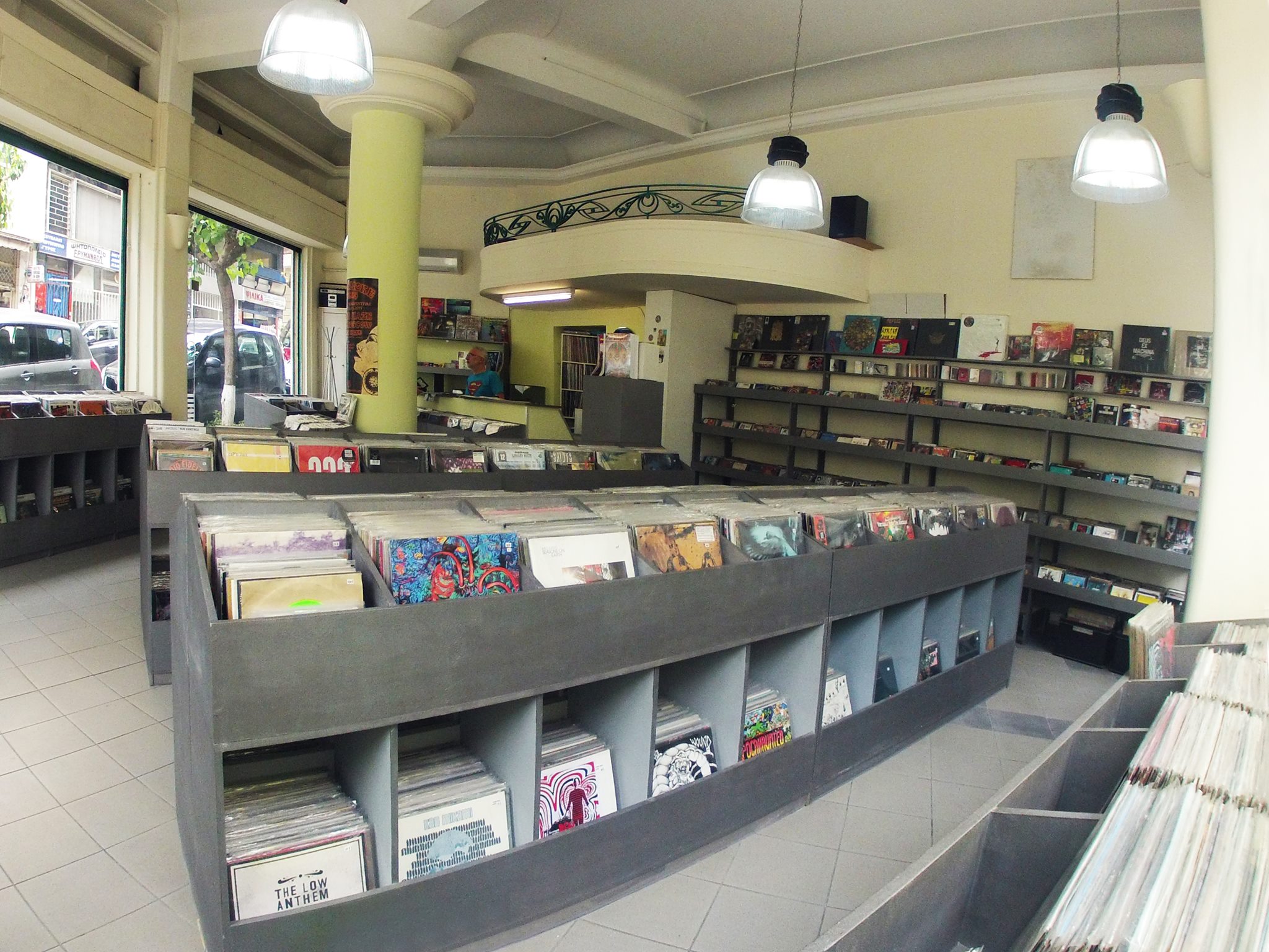 Οταν ήρθαν στη Sound Effect Records ο Eric Burdon και ο Sky Saxon