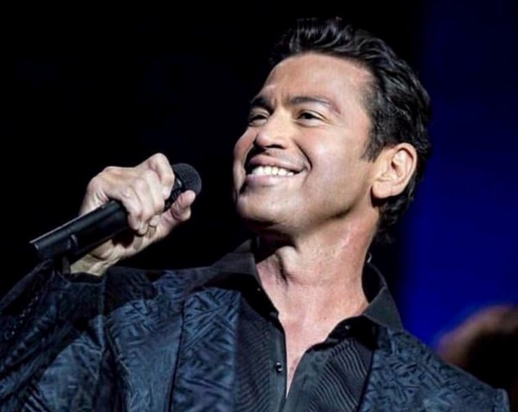 «Μάριε, πες και ένα τραγούδι στα ελληνικά»