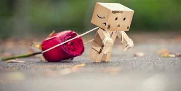 Ο ΓΙΩΡΓΟΣ ΑΦΙΕΡΩΝΕΙ ΣΤΗ ΜΑΡΙΑ ΜΕ ΑΓΑΠΗ