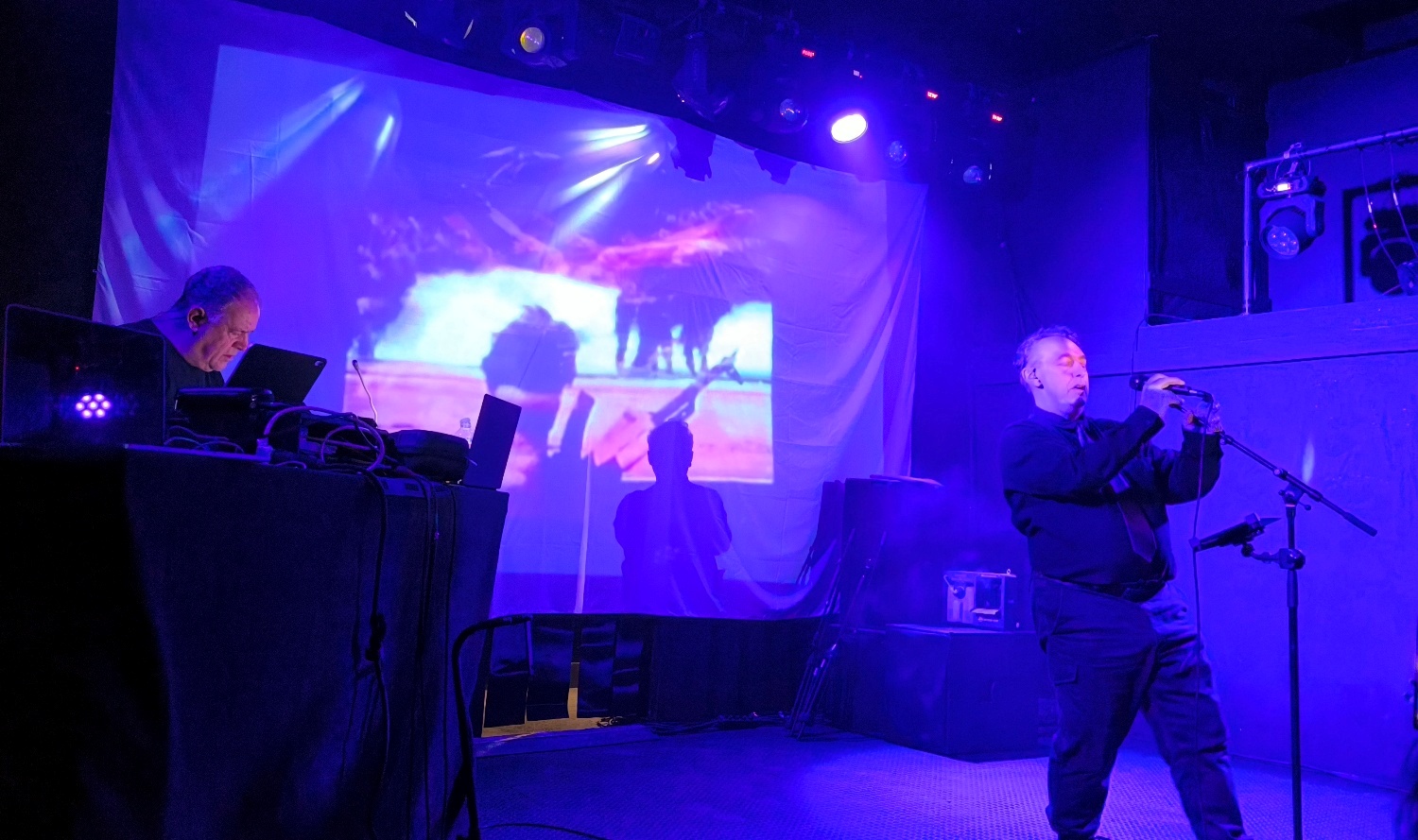 Πήγαμε είδαμε Cassandra Complex στο AUX