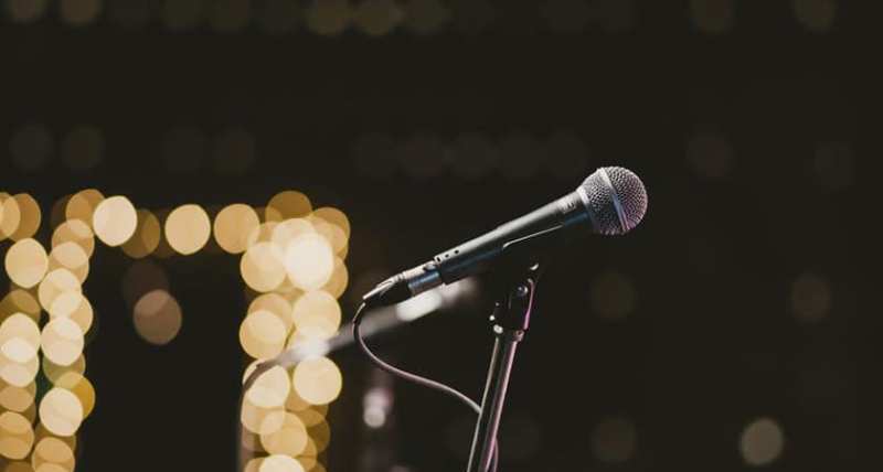 «Να αμείβονται όλοι οι τραγουδιστές που συμμετέχουν σε παραγωγές στα ΜΜΕ»