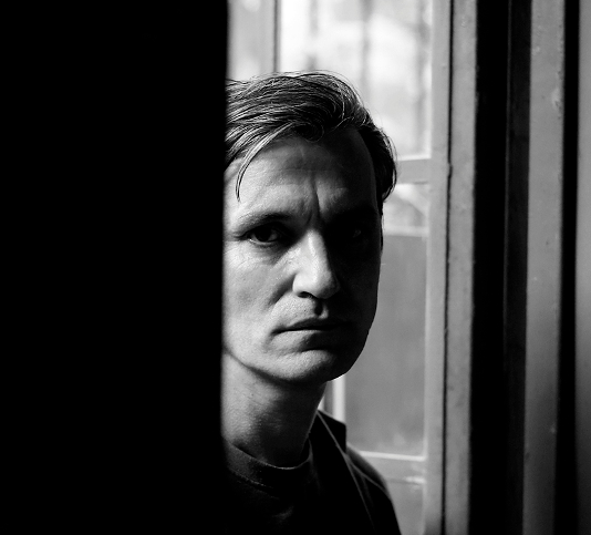 Ο Φώτης Σιώτας παίζει για τους ερωτευμένους και μη