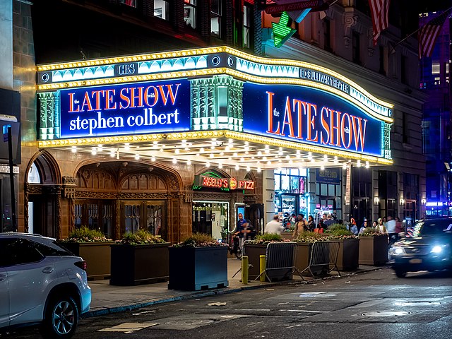 To CBS κόβει το περίφημο «The Late Show With Stephen Colbert»