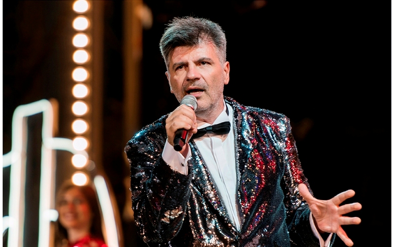 Σήμερα: Ο Φοίβος Δεληβοριάς οικοδεσπότης  στη διαδικτυακή χριστουγεννιάτικη γιορτή του ΚΠΙΣΝ