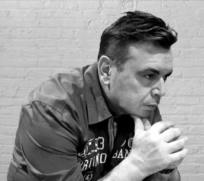 Ο Μανώλης Λιδάκης στο Μουσικό Κουτί